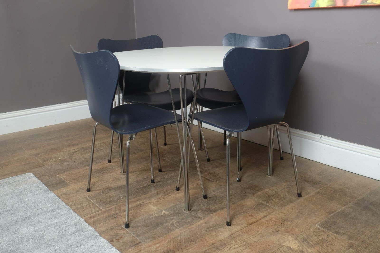 Vintage Retro Republic of Fritz Hansen supercircular Table and 4 Series 7 Chairs