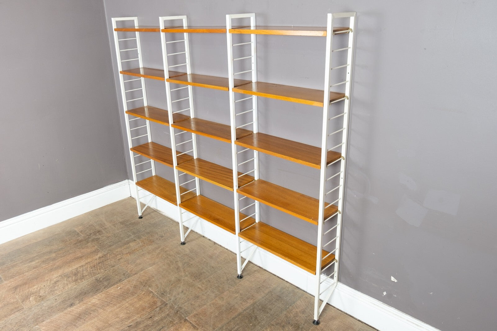 3 Bays of White Staples Teak Ladderax in White