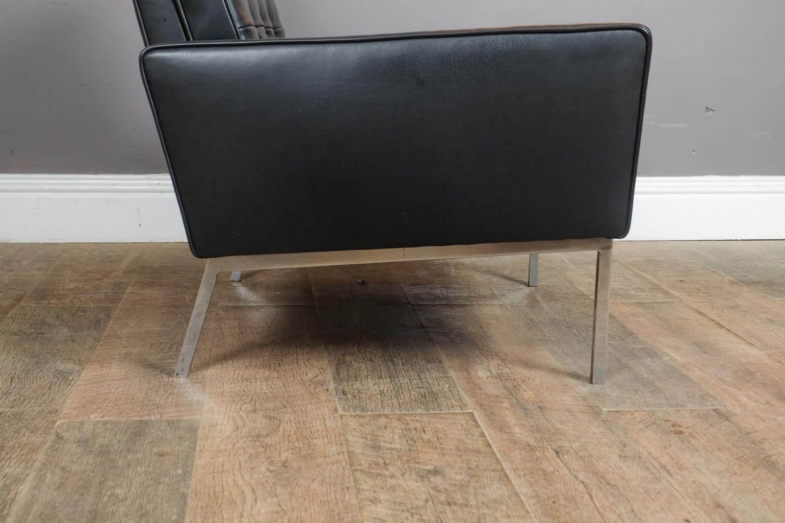 Pair of Florence Knoll Black Leather Lounge chairs model 65A