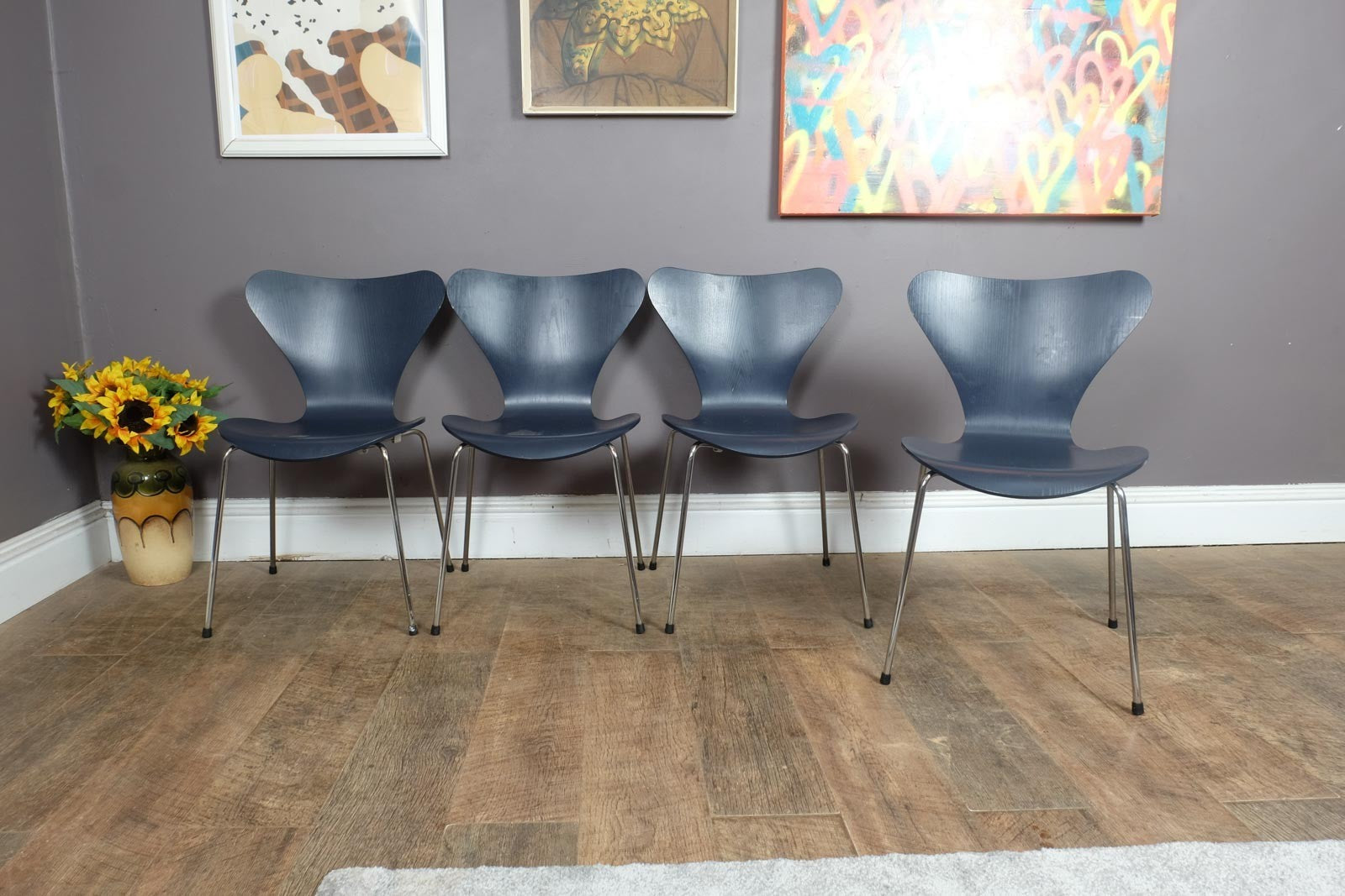 Vintage Retro Republic of Fritz Hansen supercircular Table and 4 Series 7 Chairs