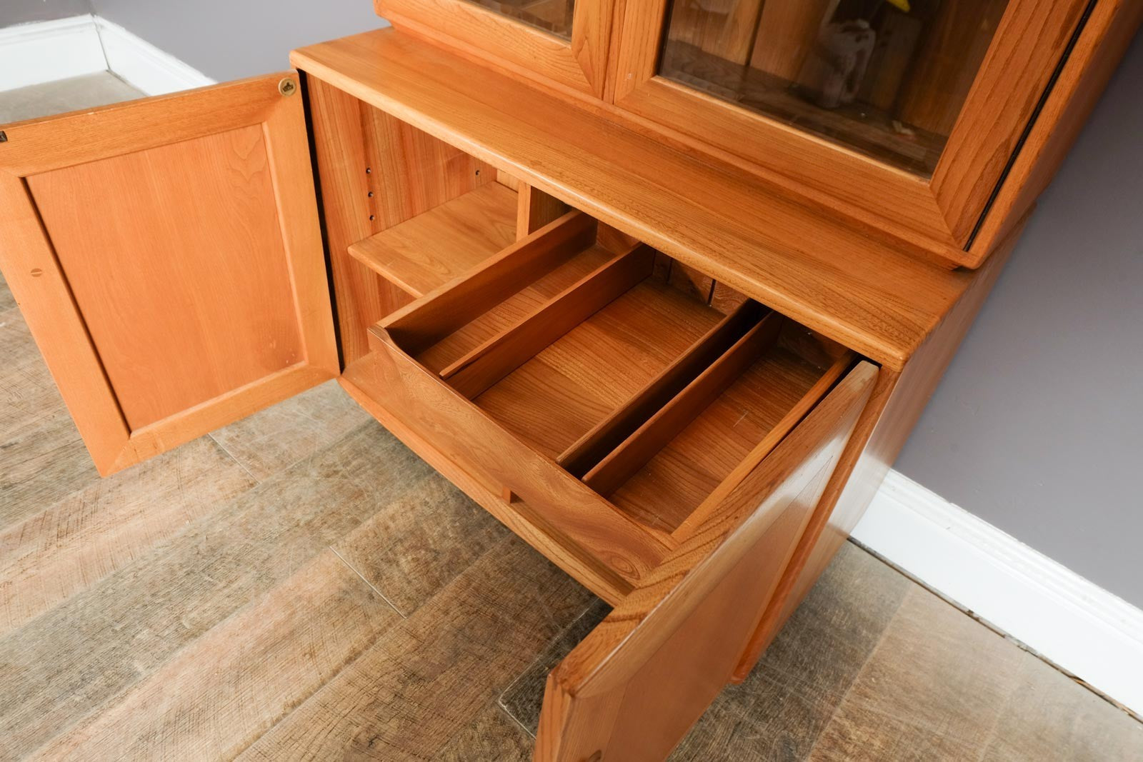 Vintage Ercol Light Elm Display Cabinet Sideboard Wall Unit