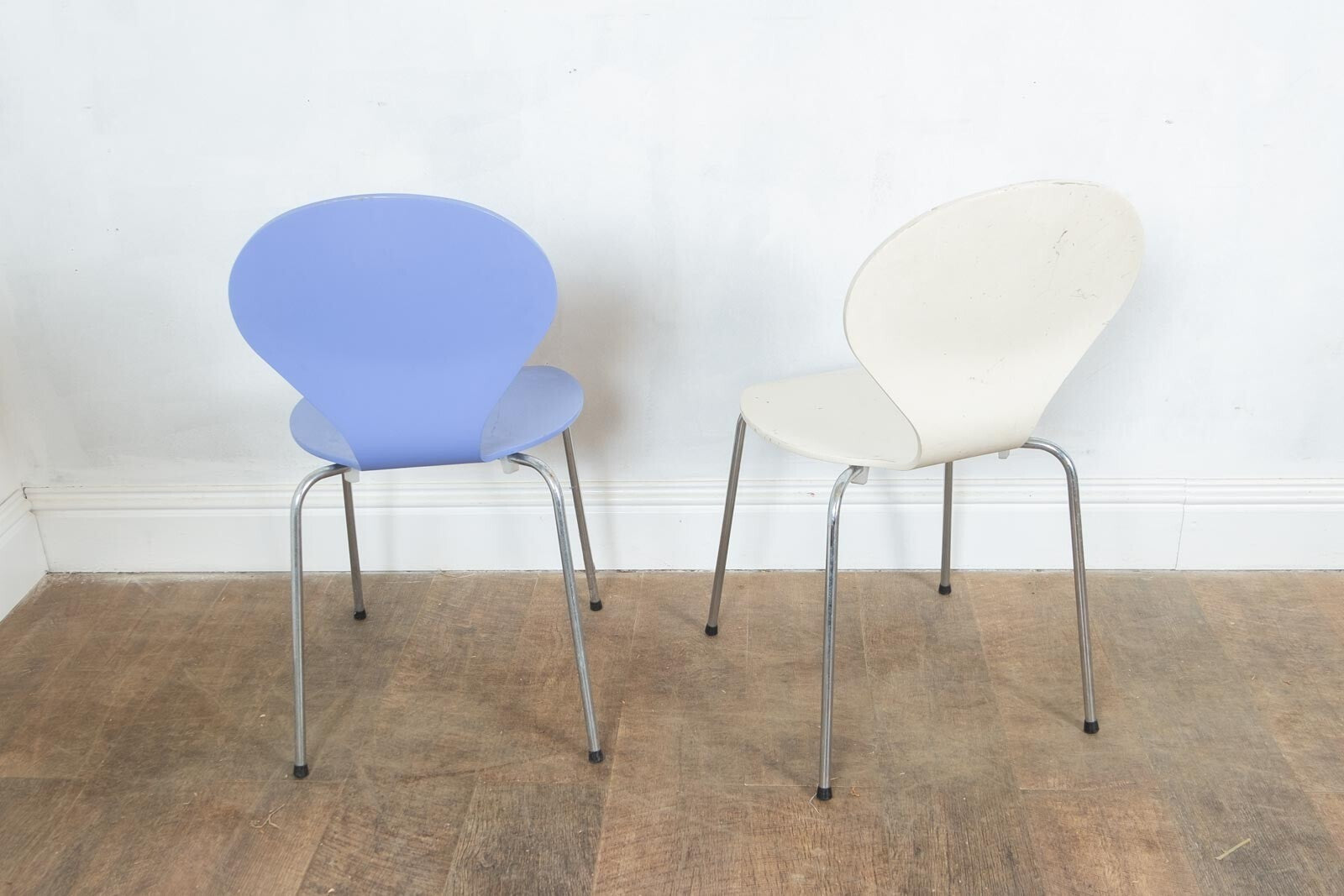 Vintage Retro Pair of Danish Side Chairs by Pheonix