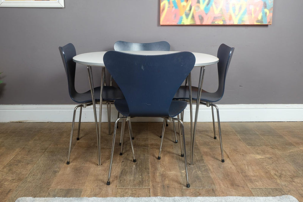 Vintage Retro Republic of Fritz Hansen supercircular Table and 4 Series 7 Chairs