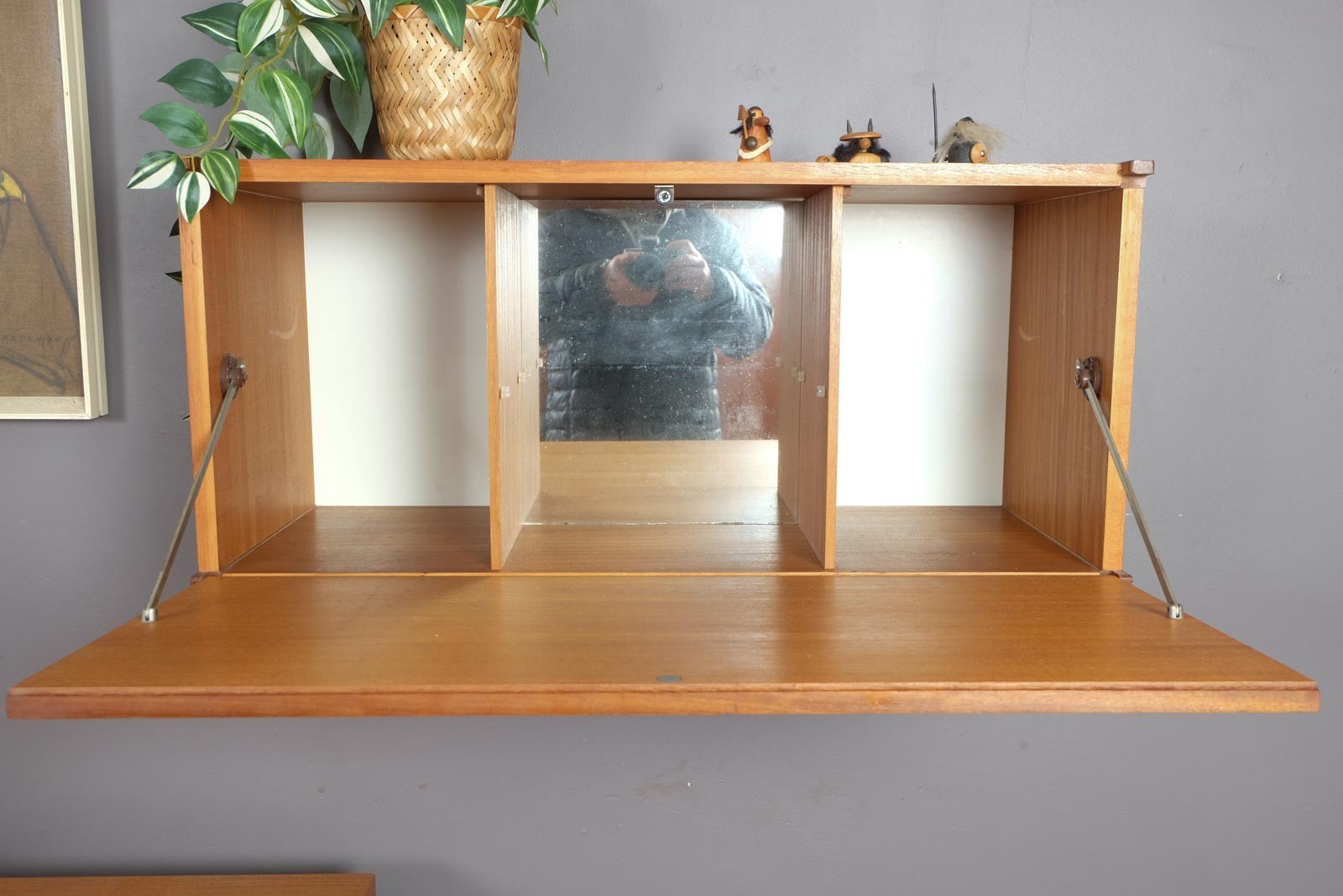 Vintage Retro Floating Teak Cabinet by Beaver and Tapley