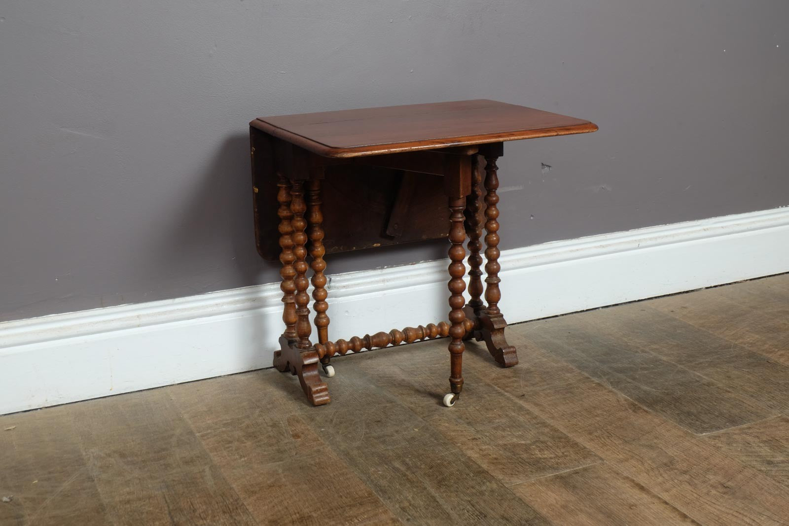 Vintage Small Dark Oak Drop Leaf Side Table with Bobbin Legs