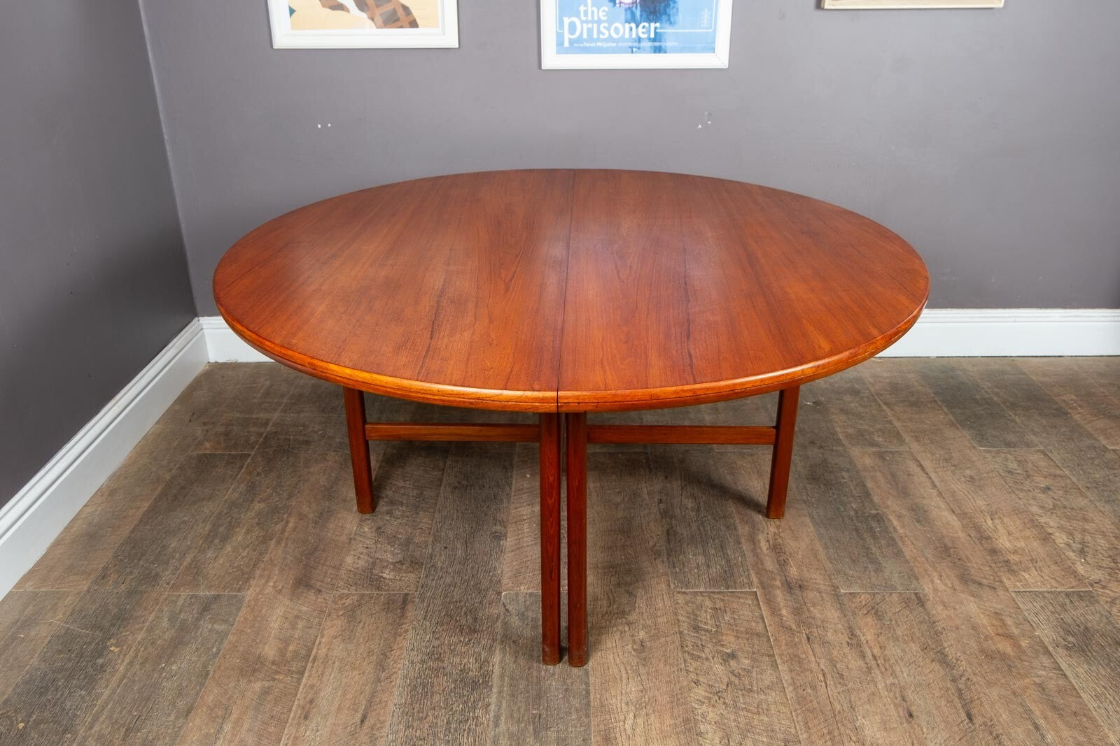 Vintage Retro Large Extending Archie Shine Round Dining Table