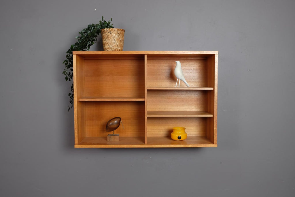 Vintage Retro Beaver and Tapley Floating Shelving Unit