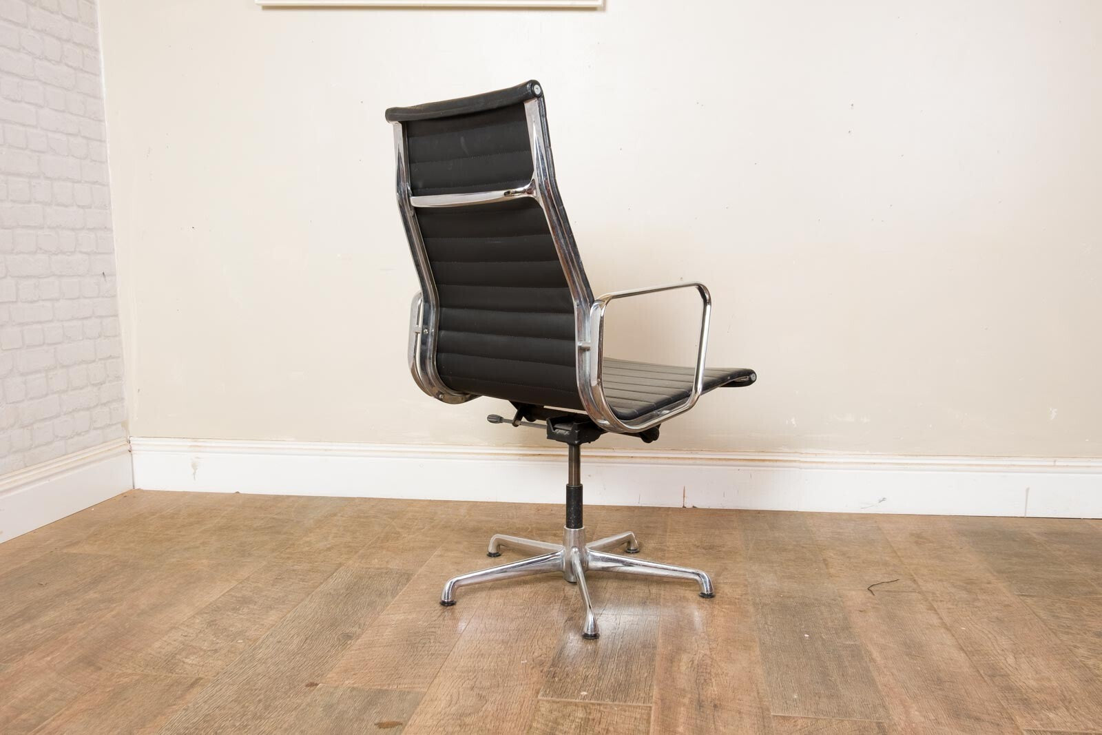 Vintage Retro ICF Black Leather Desk Chair EA119