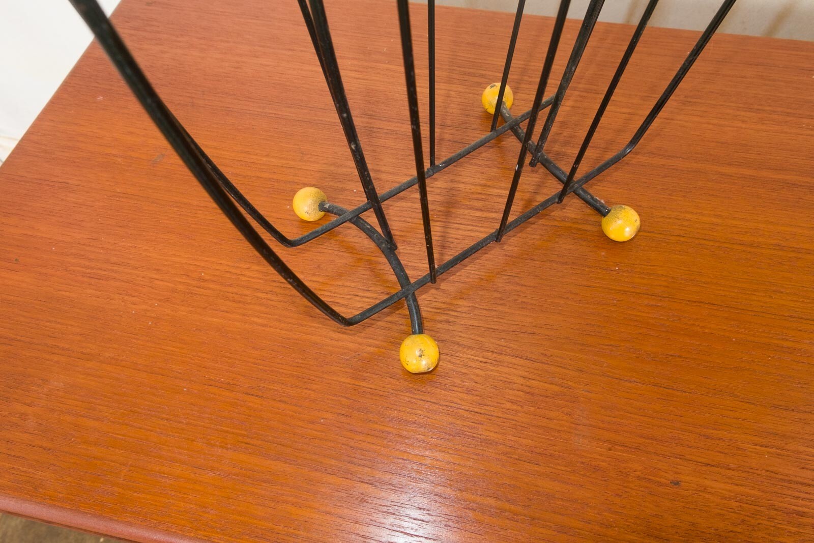 Vintage Retro 1950s-1960s Atomic Sputnik Magazine Rack