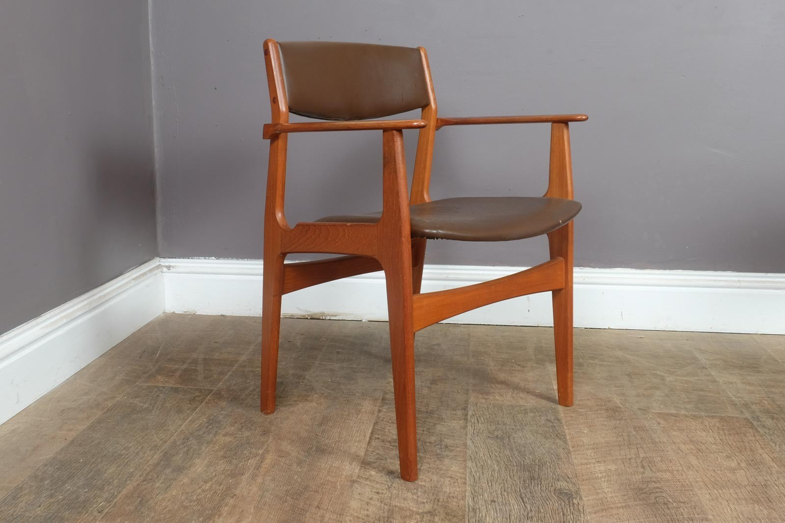 Vintage Retro Large Danish Extending Dining Table and 6 Dyrlund Chairs