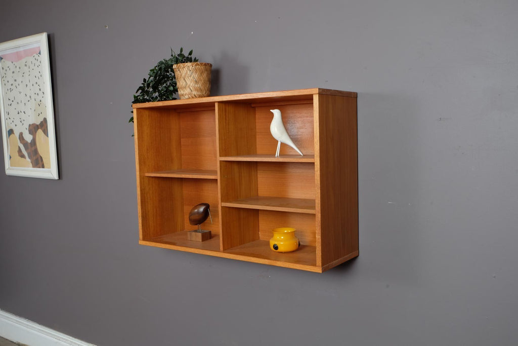 Vintage Retro Beaver and Tapley Floating Shelving Unit