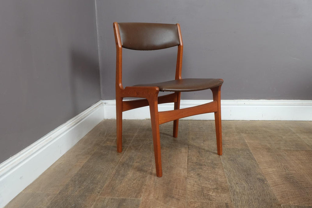 Vintage Retro Large Danish Extending Dining Table and 6 Dyrlund Chairs