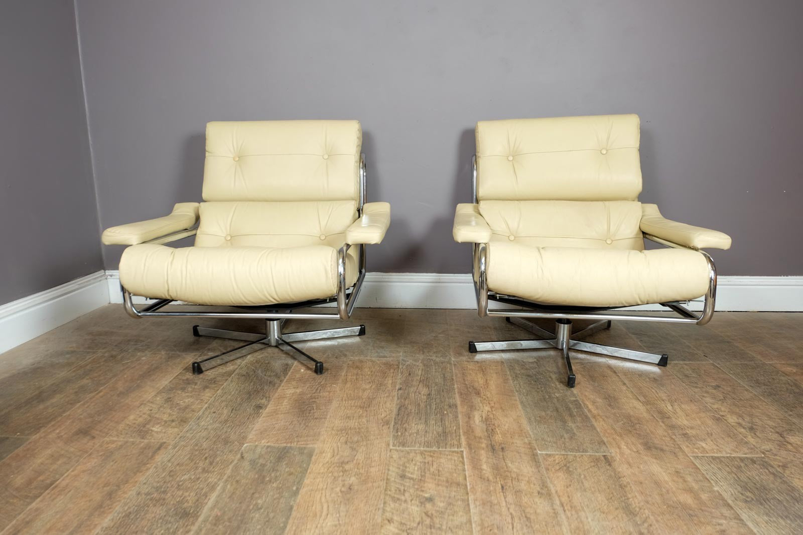 Vintage Retro Pair of Pieff Alpha Swivel Armchairs Cream Leather