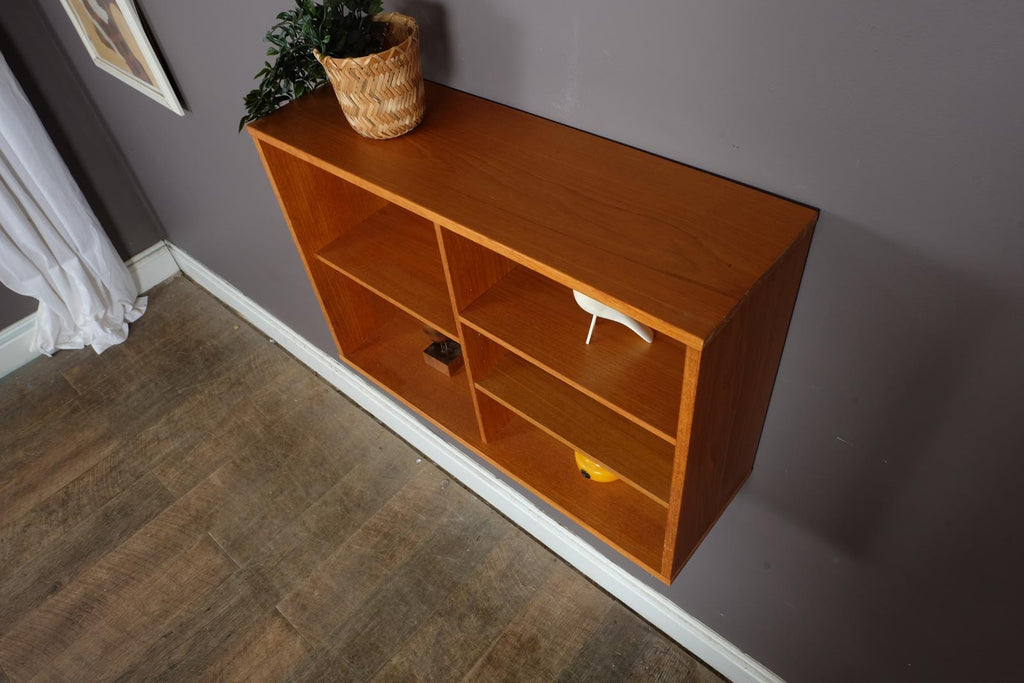 Vintage Retro Beaver and Tapley Floating Shelving Unit