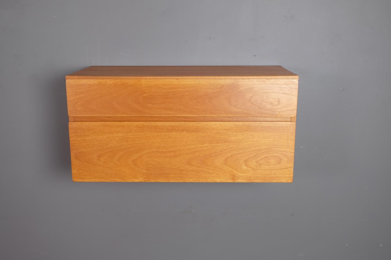 Vintage Retro Beaver and Tapley Floating 2 Drawer Unit