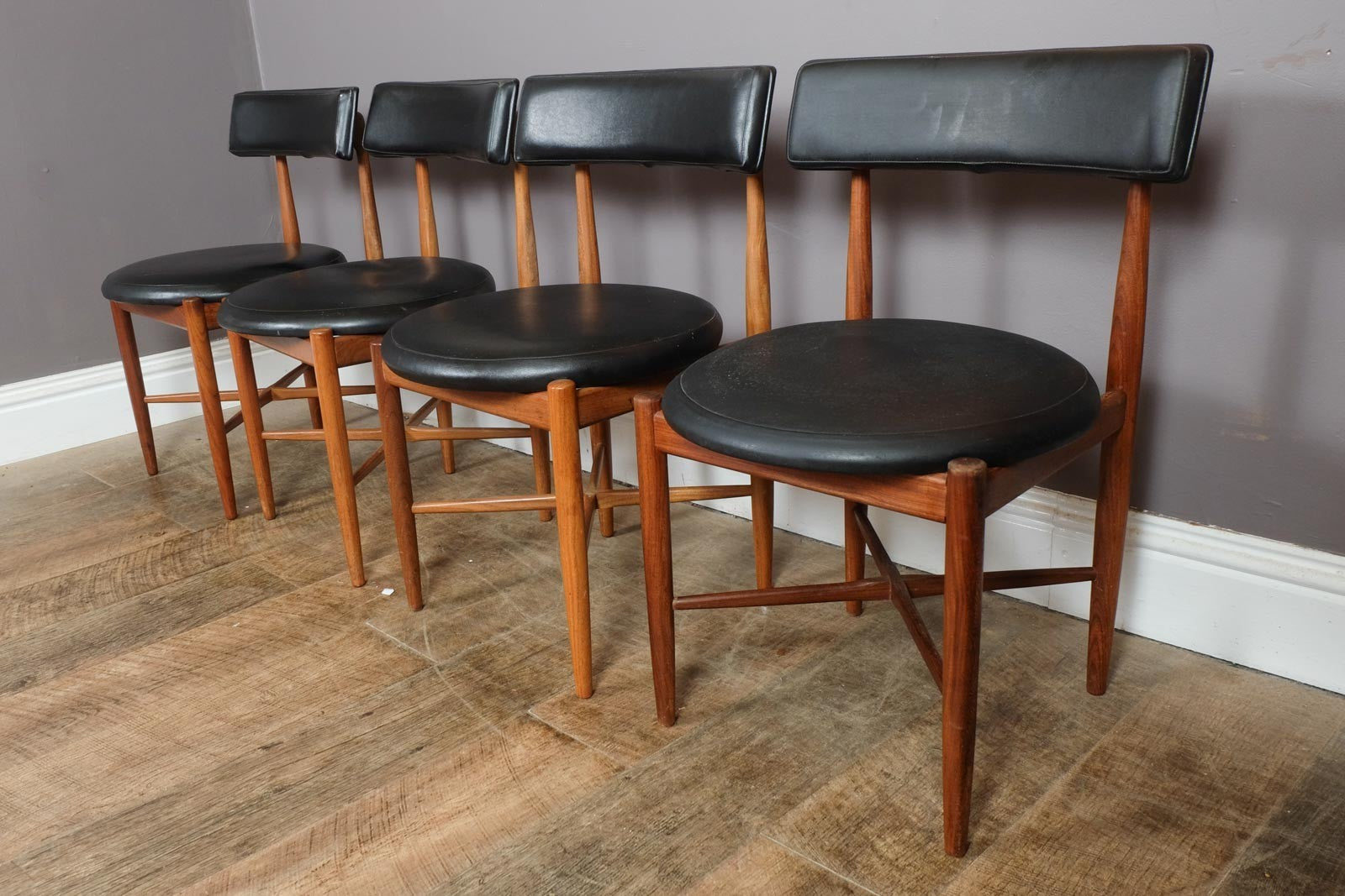 Vintage Retro G Plan Fresco Oval Dining Table and.4 Chairs VB Wilkins