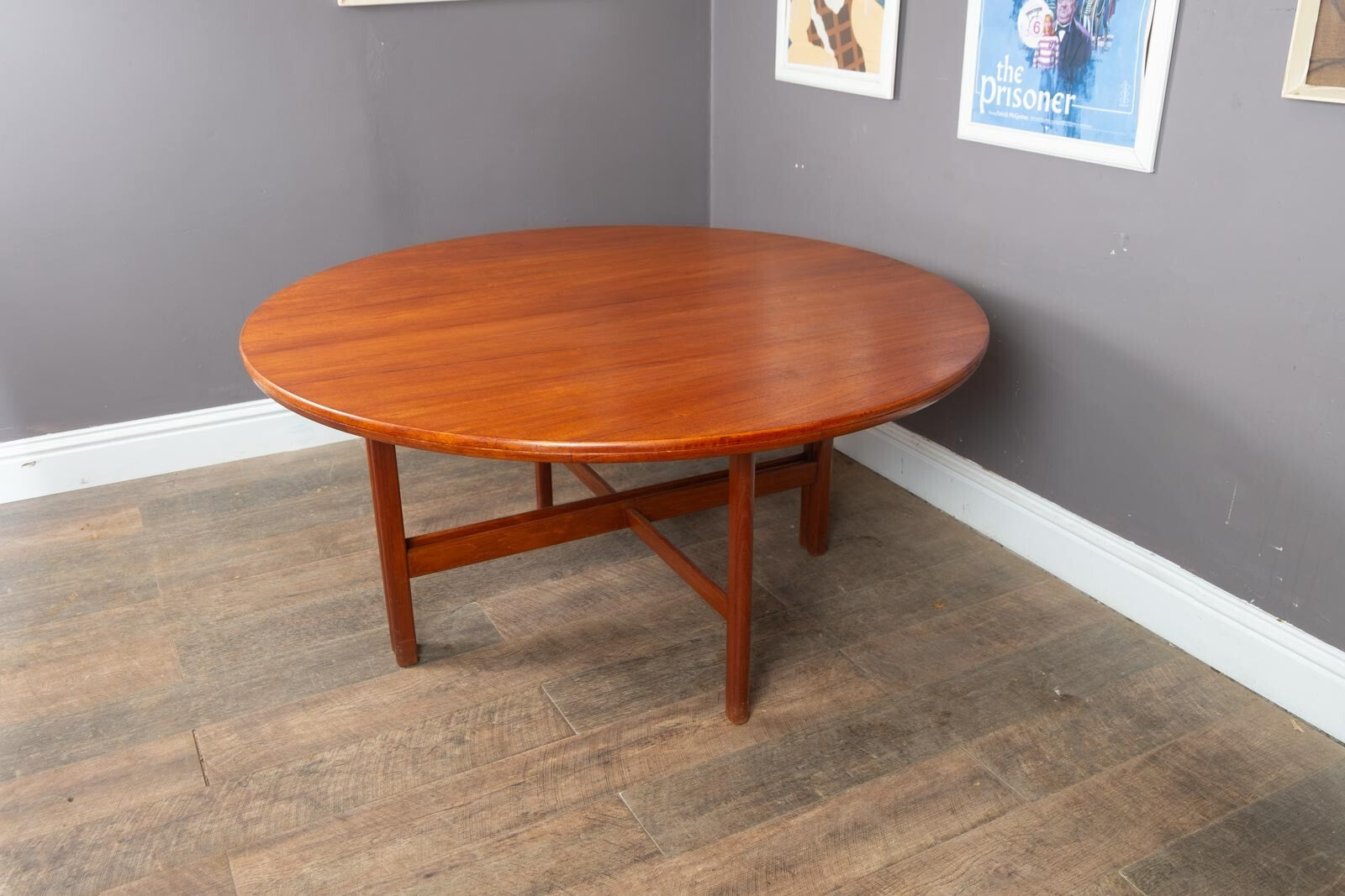 Vintage Retro Large Extending Archie Shine Round Dining Table