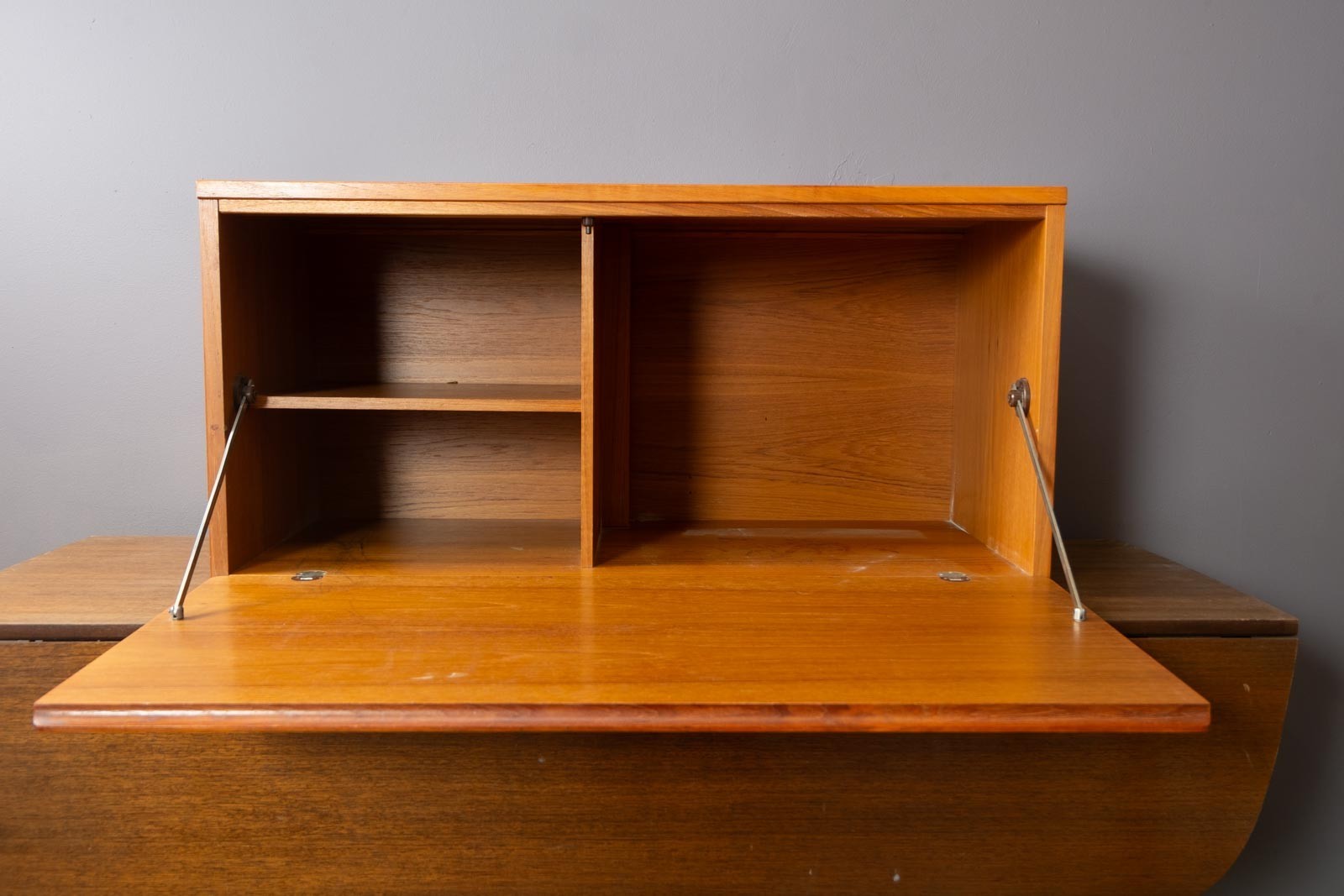 Vintage Retro Beaver and Tapley Floating Teak Cabinet