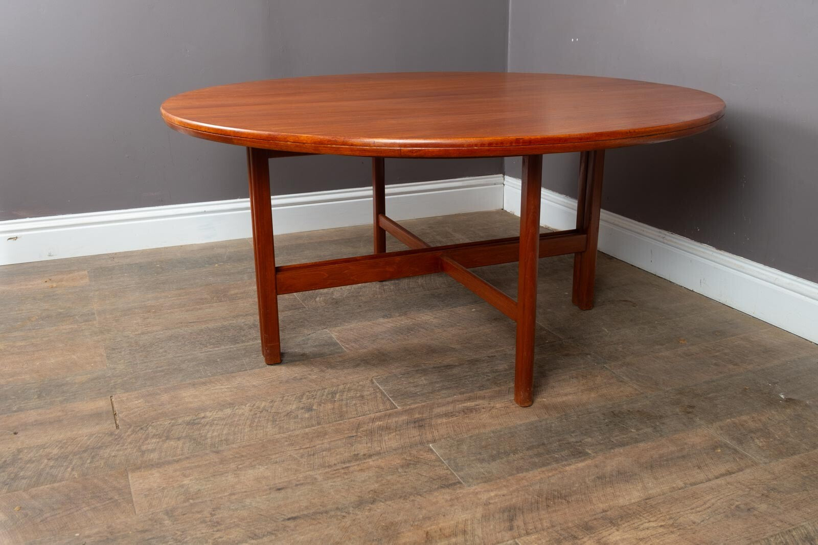 Vintage Retro Large Extending Archie Shine Round Dining Table