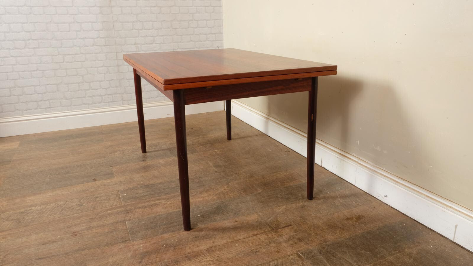 Vintage Retro Danish Mid Century Extending Rosewood Dining Table