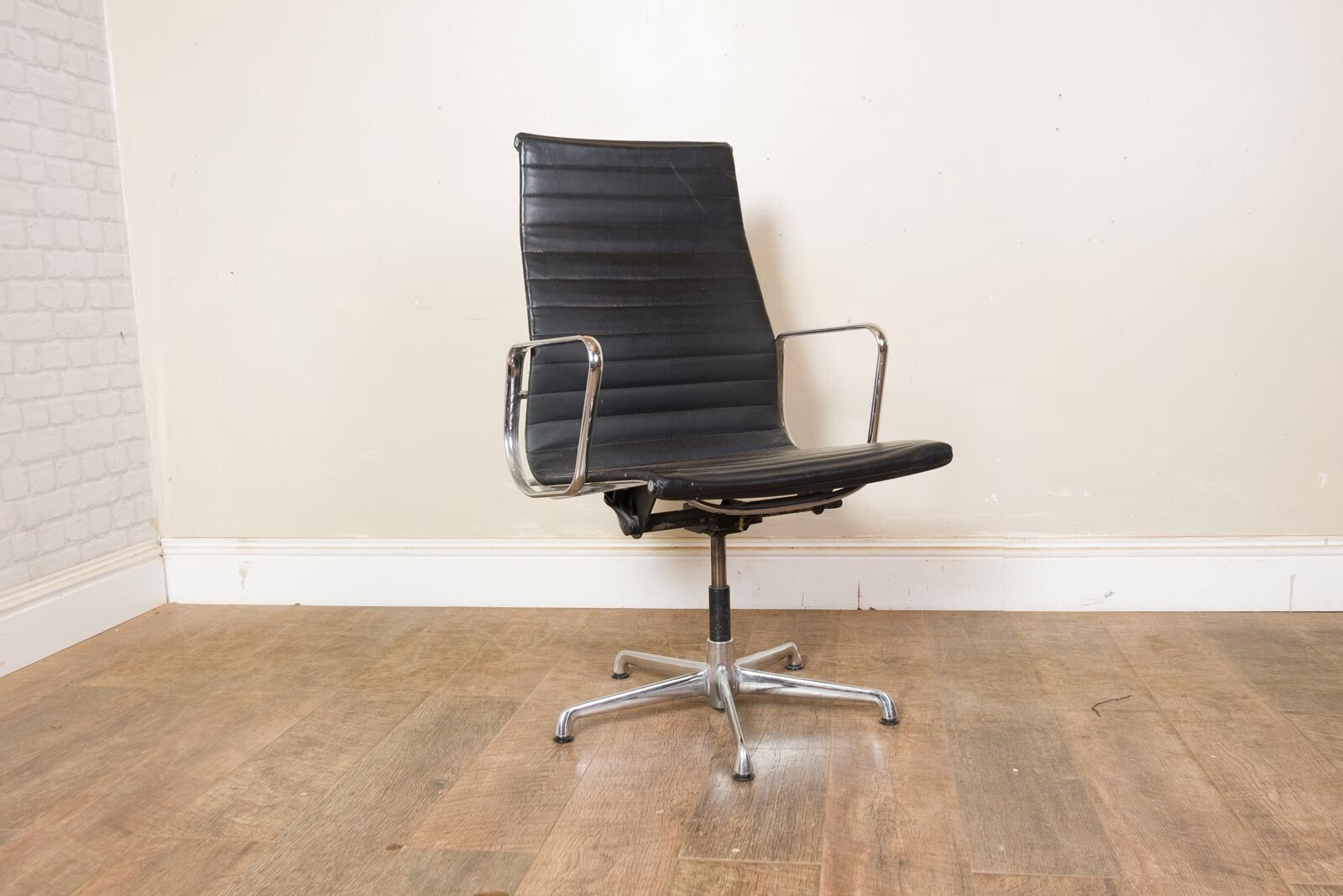 Vintage Retro ICF Black Leather Desk Chair EA119