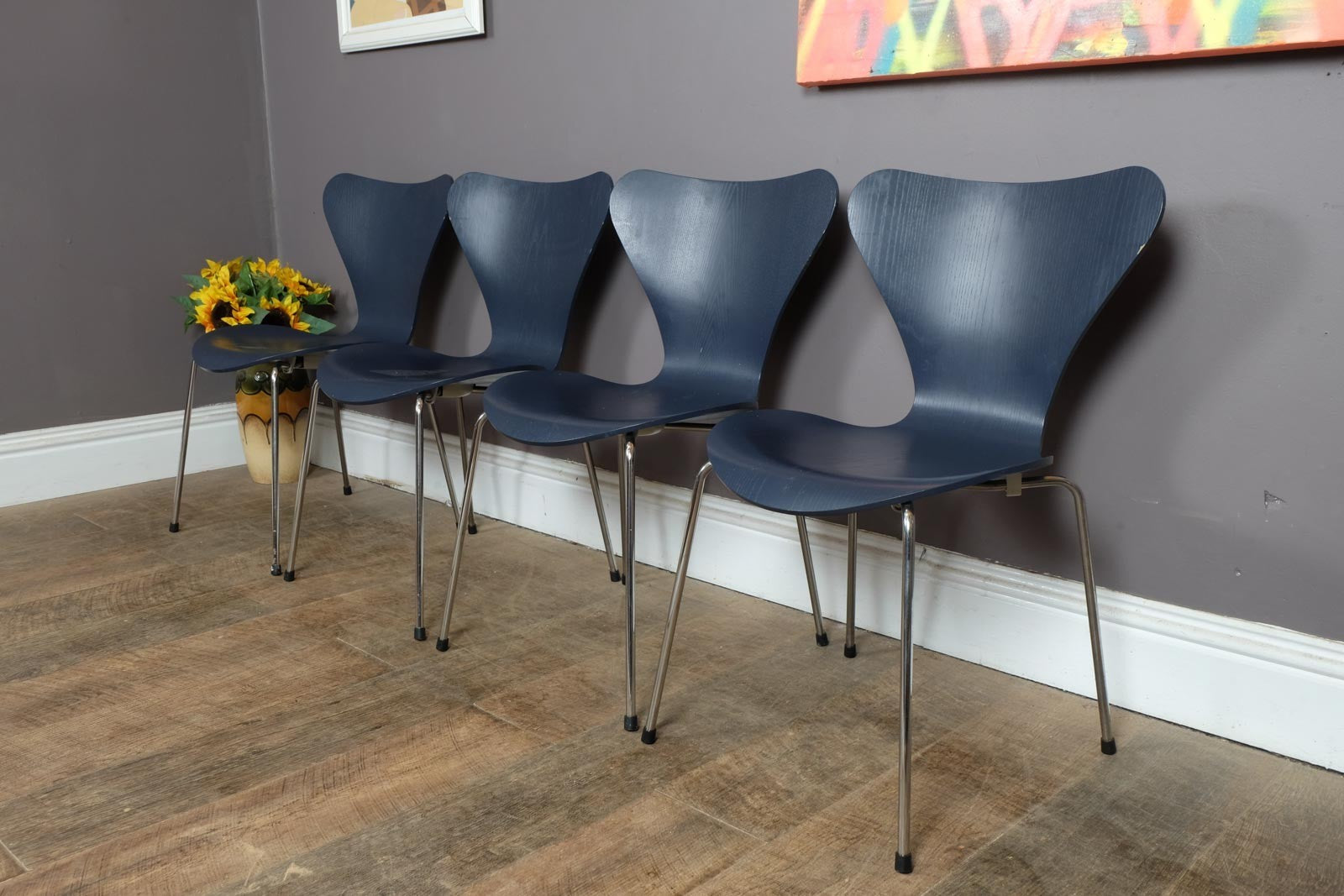 Vintage Retro Republic of Fritz Hansen supercircular Table and 4 Series 7 Chairs