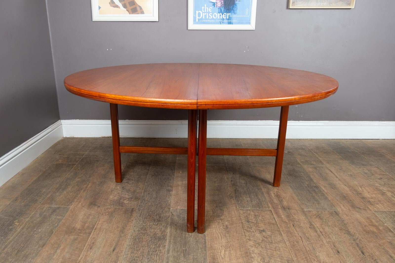 Vintage Retro Large Extending Archie Shine Round Dining Table