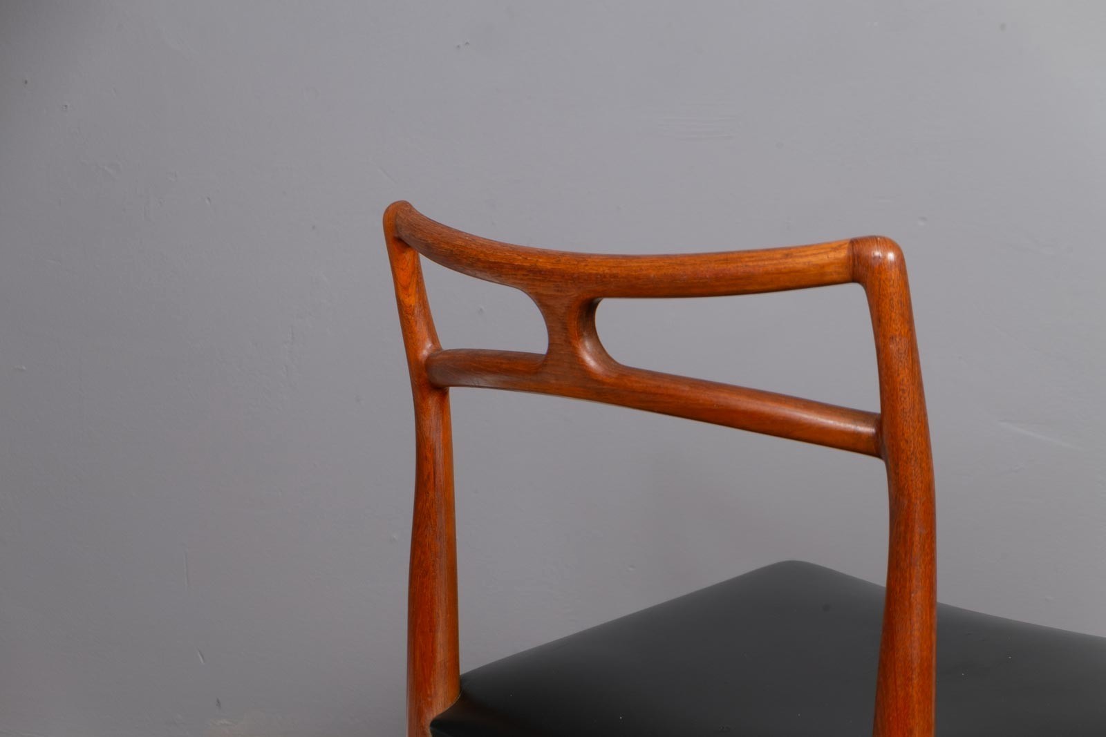 Pair of Teak Model 94 chairs, Johannes Andersen for Christian Linnberg