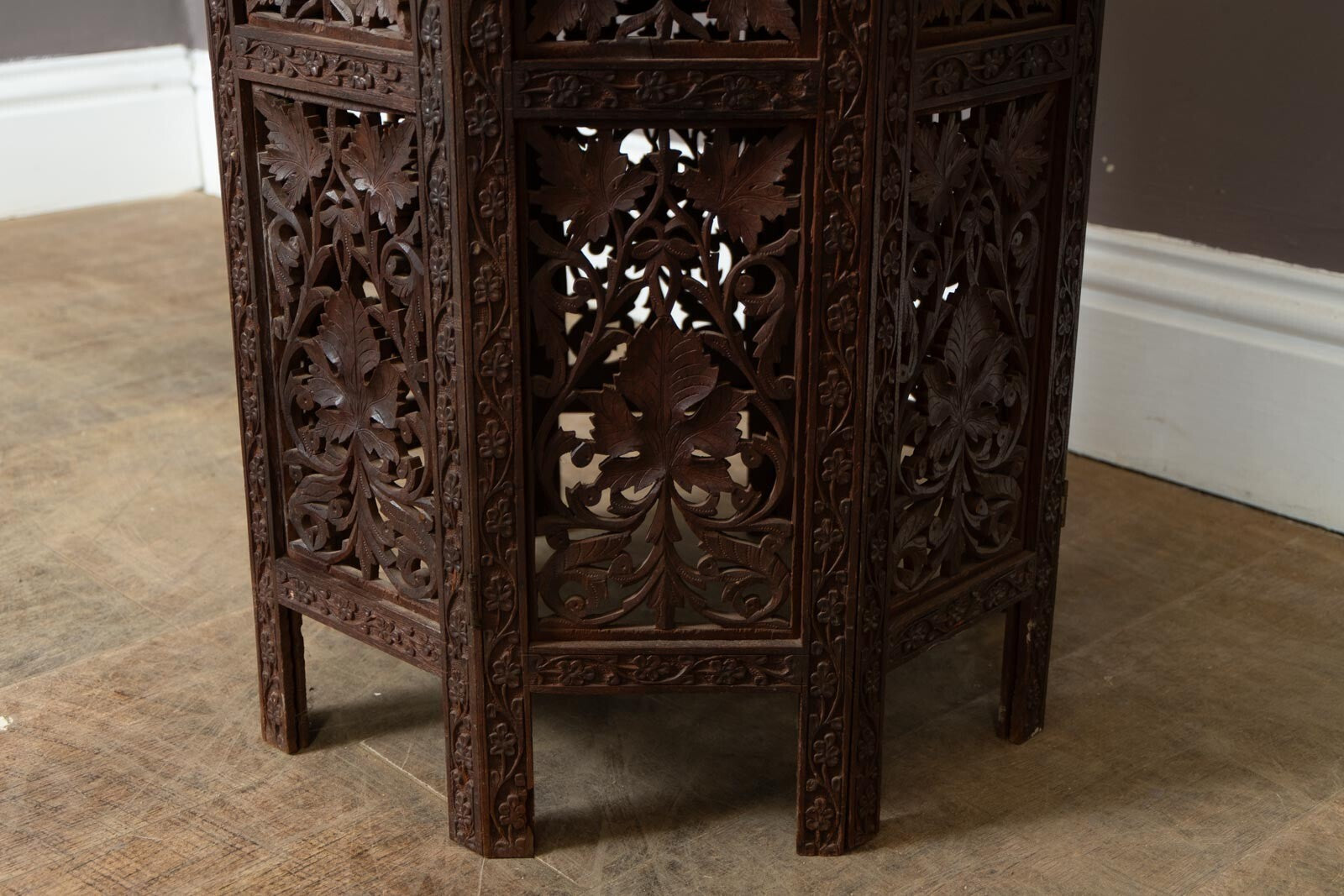 Vintage Retro Ornate Carbed Mahogany Indian Plant Stand