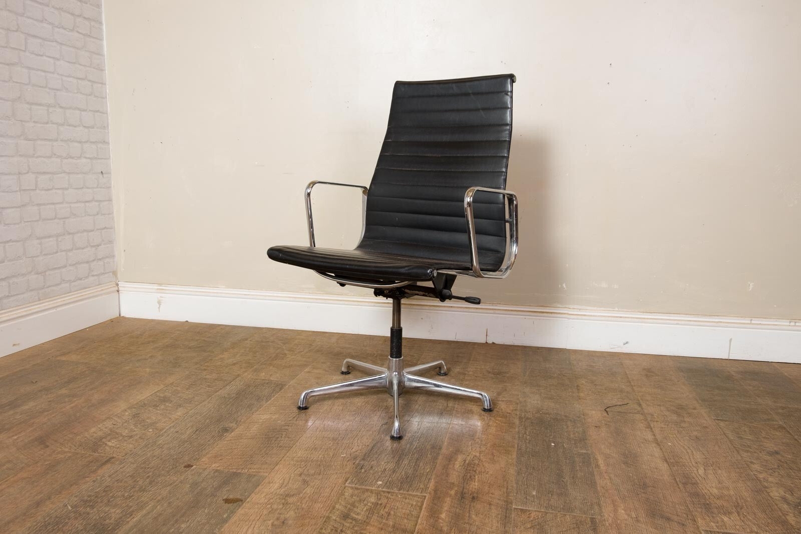 Vintage Retro ICF Black Leather Desk Chair EA119
