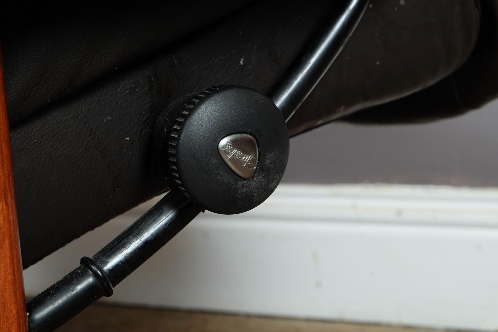 Vintage Retro Dark Brown Leather Stress Less Reclining Armchair and Footstool