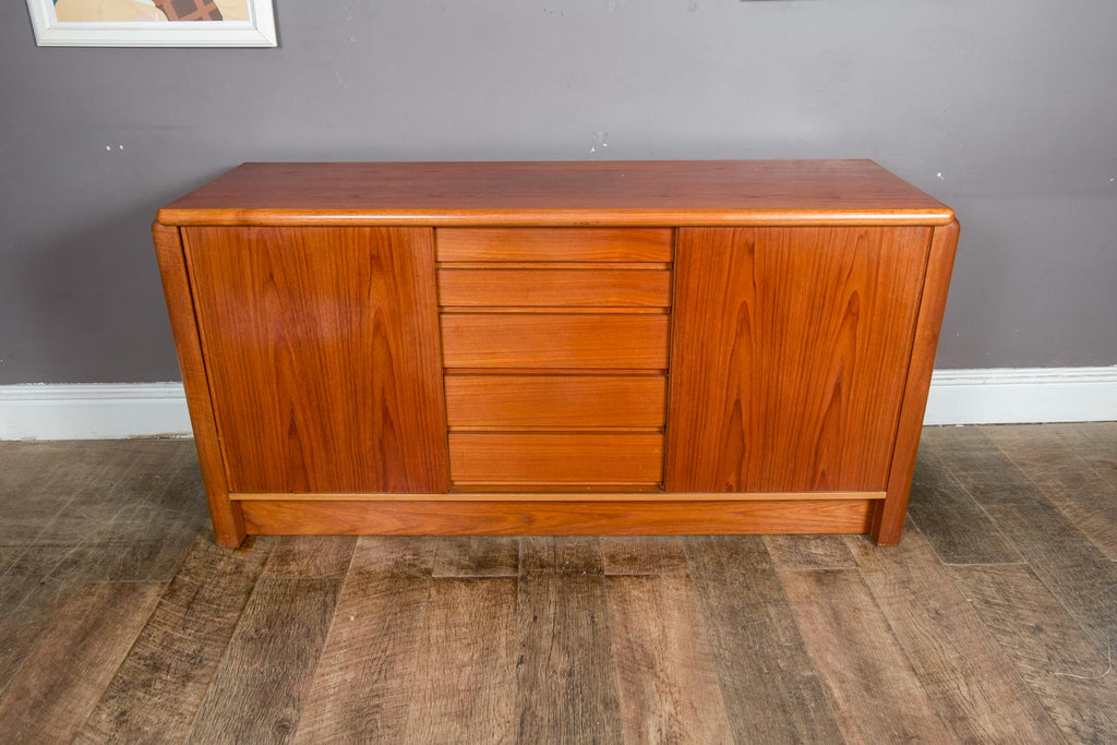 Vintage Retro Danish Modern teak Sideboard by Skovby
