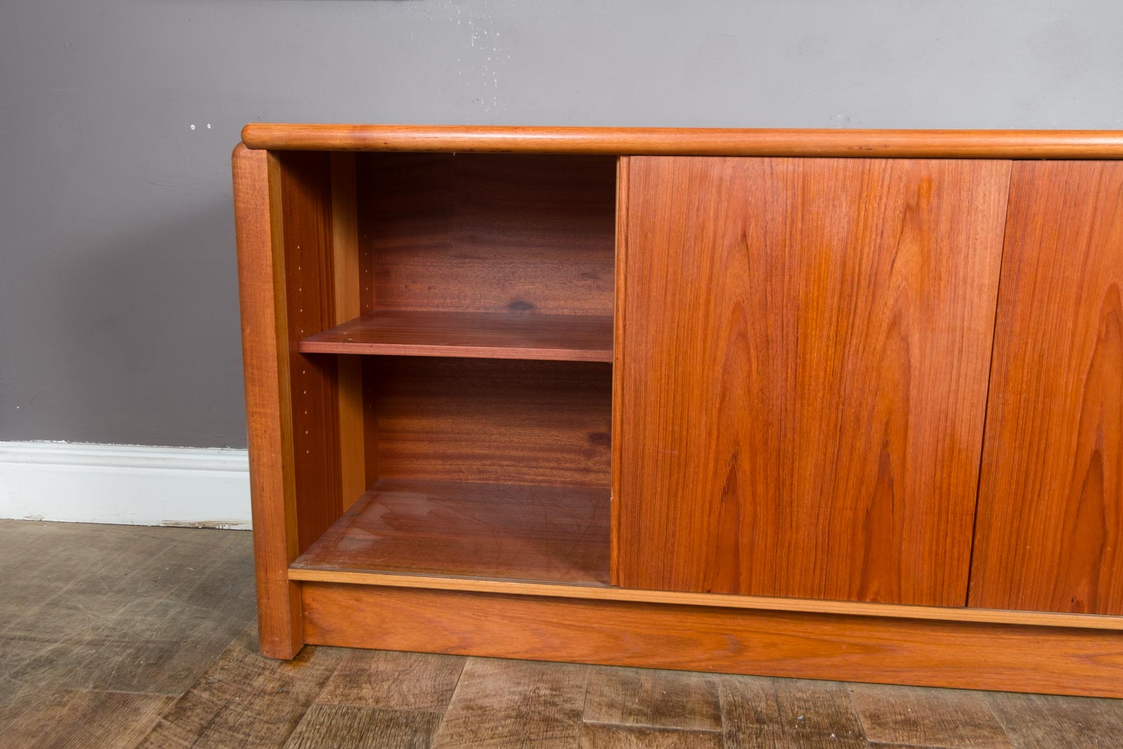 Vintage Retro Danish Modern teak Sideboard by Skovby