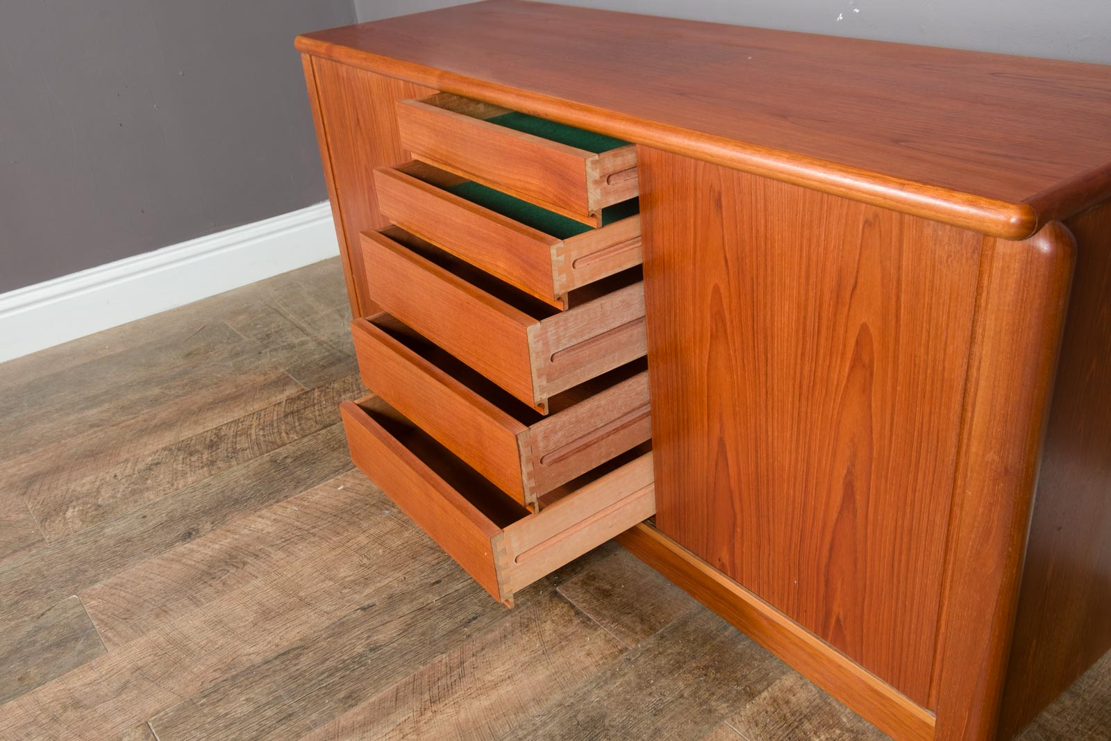 Vintage Retro Danish Modern teak Sideboard by Skovby
